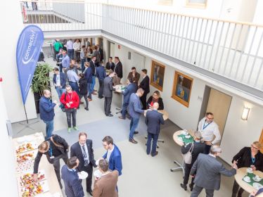 Vogelperspektive auf die Mittagspause Vogelperspektive auf die Mittagspause