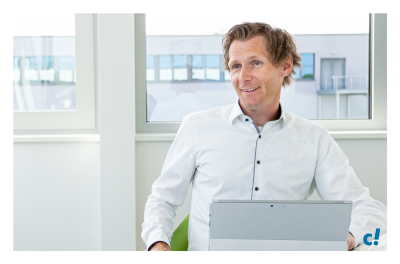 Lars Rensinghoff von connectiv! in Gesprächssituation Experteninterview_Lars-Rensinghoff