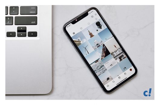 Ein Smartphone mit Instagram als Bildschirmfläche