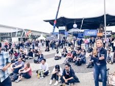 Eine Gruppe von Teilnehmenden bei der Cebit Cebit