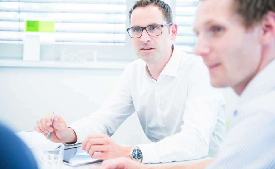 Diskussion zu einem Projekt mit Dynamics 365 Field Service